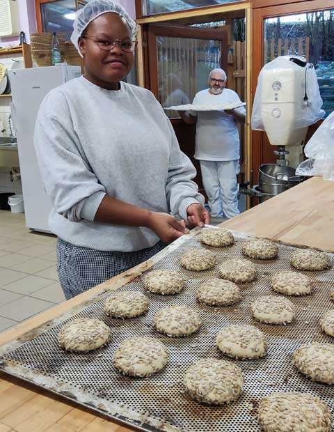 Brötchen vor dem Backofen - Gleich wirds heiß